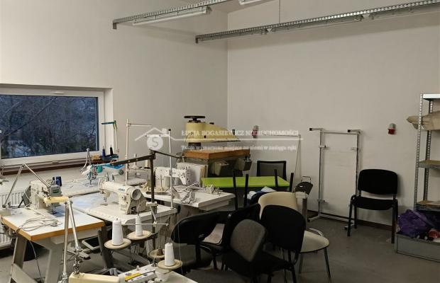 Lokal biurowy do wynajęcia - 130 m² | 40 zł/m² | 5 200 zł miesięcznie  
 Bielsko-Biała - Kamienica | funkcjonalna przestrzeń z 