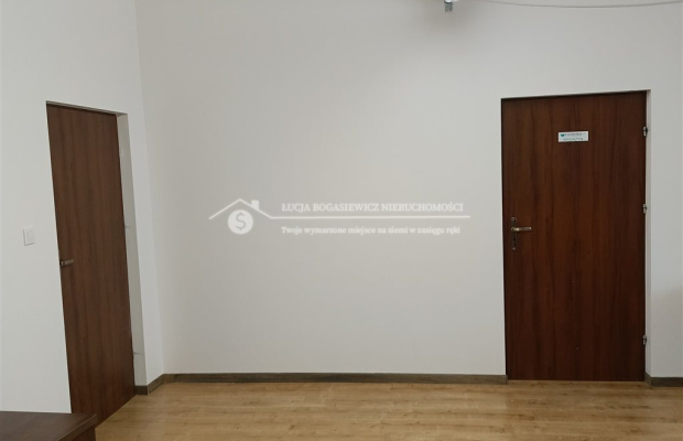 Lokal biurowy do wynajęcia - 130 m² | 40 zł/m² | 5 200 zł miesięcznie  
 Bielsko-Biała - Kamienica | funkcjonalna przestrzeń z 