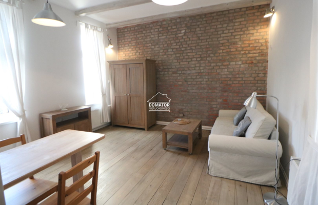 Kawalerka do wynajęcia z miejscem parkingowym.