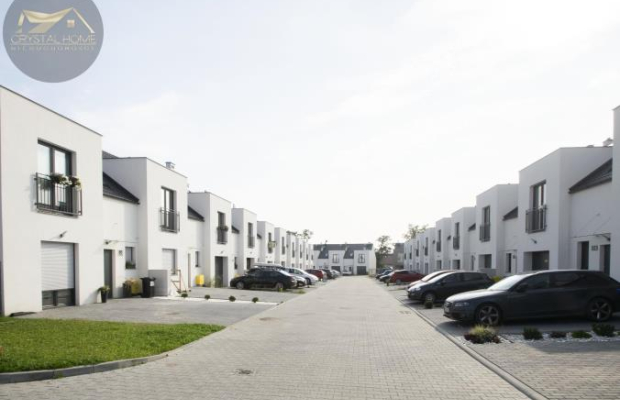 Dom szeregowy, ogródek, garaż