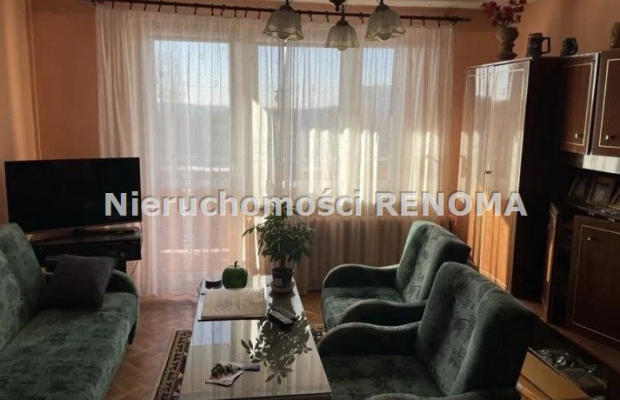 Na sprzedaż mieszkanie  49 metrowe, dwupokojowe położone w Jastrzębiu-Zdroju przy ul. Pomorskiej. 
Lokal usytuowany  na  IV pię