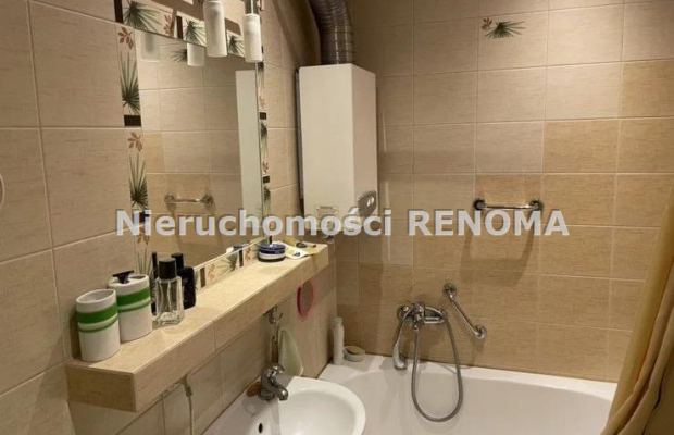 Na sprzedaż mieszkanie  49 metrowe, dwupokojowe położone w Jastrzębiu-Zdroju przy ul. Pomorskiej. 
Lokal usytuowany  na  IV pię