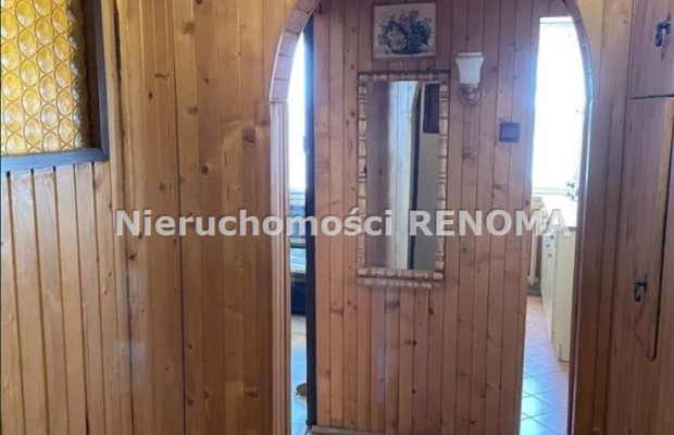 Na sprzedaż mieszkanie  49 metrowe, dwupokojowe położone w Jastrzębiu-Zdroju przy ul. Pomorskiej. 
Lokal usytuowany  na  IV pię