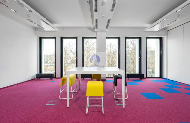 Włochy: lokal biurowy na wynajem