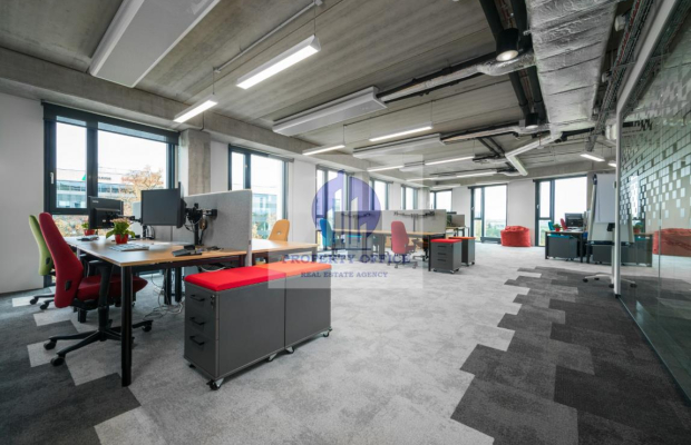 Włochy: lokal biurowy na wynajem