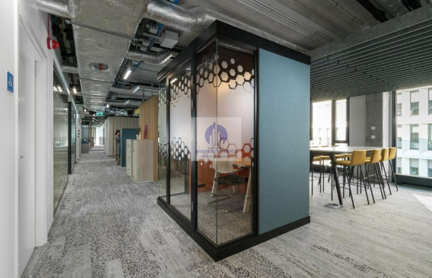 Włochy: lokal biurowy na wynajem