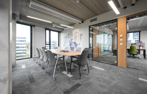 Włochy: lokal biurowy na wynajem