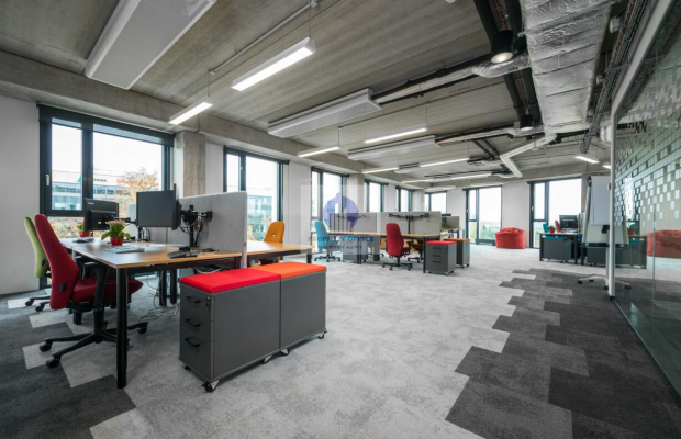 Włochy: lokal biurowy na wynajem