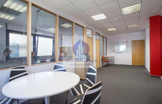 Włochy: lokal biurowy na wynajem