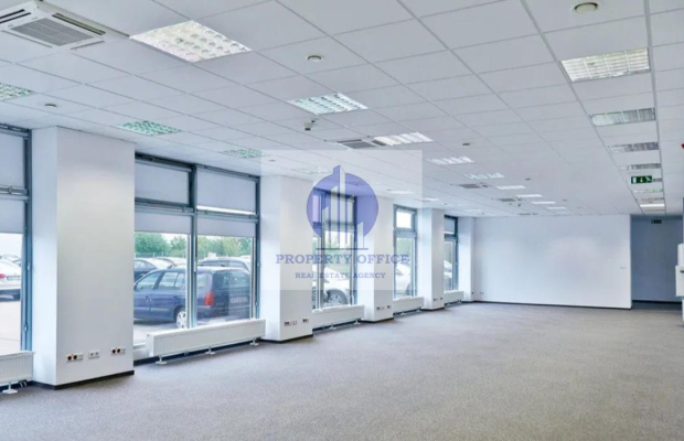 Włochy: lokal biurowy na wynajem