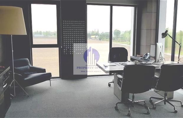 Włochy: lokal biurowy na wynajem