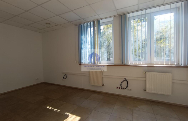 Bielany: magazyn 1530 m2