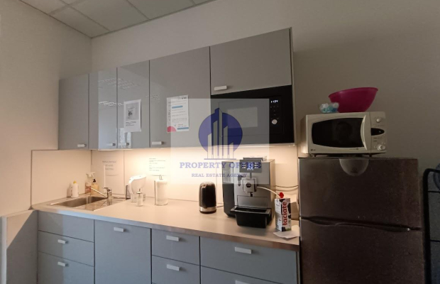 Włochy: lokal biurowy na wynajem