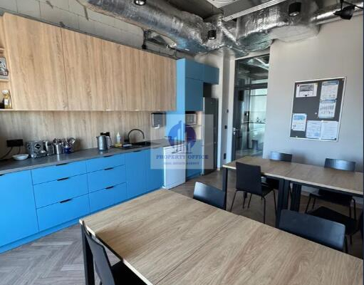 Włochy: lokal biurowy o pow. 957 m2