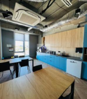 Włochy: lokal biurowy na wynajem