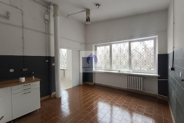 Włochy: lokal biurowo-usługowy na wynajem