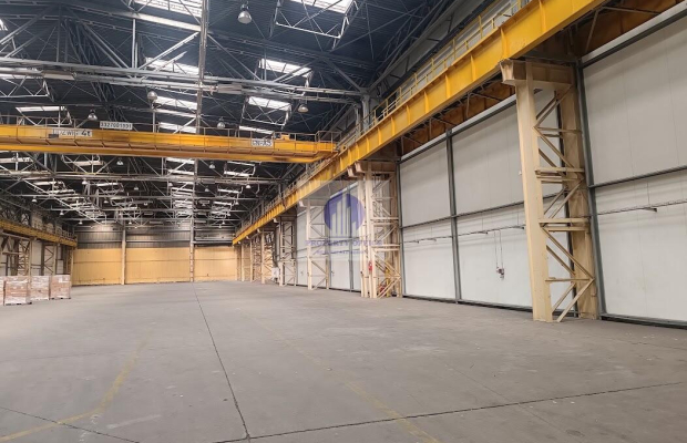 Bielany: magazyn 4941 m2 na wynajem