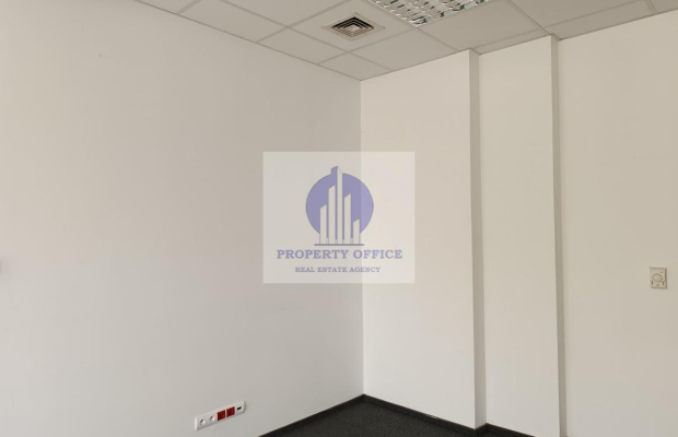 Włochy: lokal biurowy 45,54 m2 na wynajem