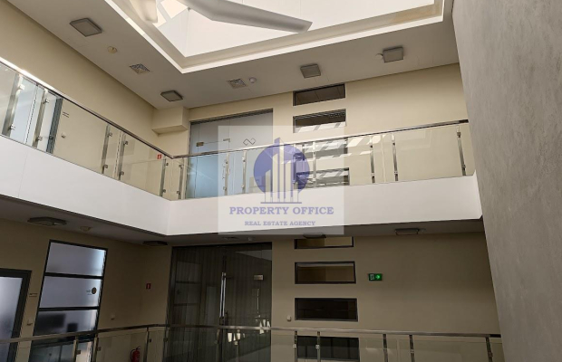 Włochy: lokal biurowy 45,54 m2 na wynajem