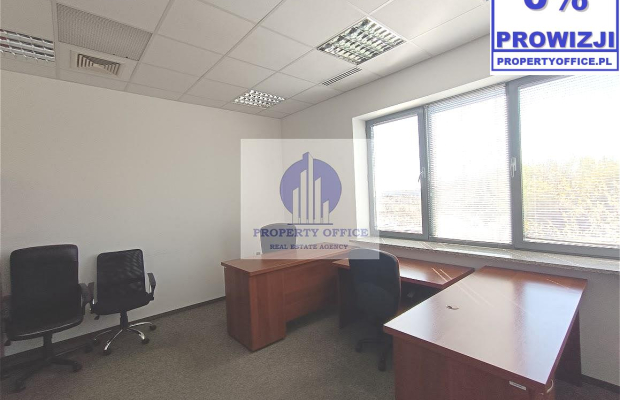 Włochy: lokal biurowy 21,36 m2 na wynajem