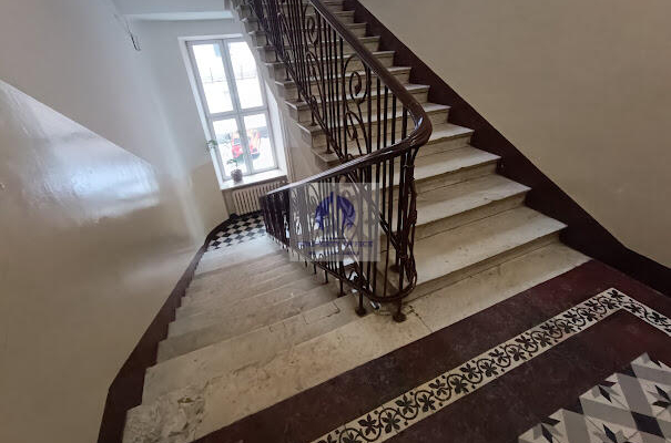 Śródmieście: lokal biurowy 15,07 m2 na wynajem