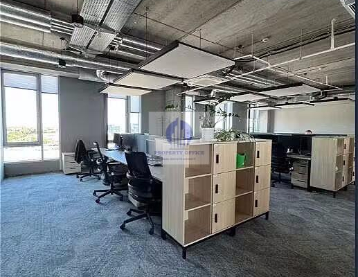 Włochy: lokal biurowy 957 m2 do wynajęcia