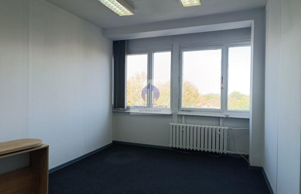 Praga Południe: lokal biurowy 22,90 m2 do wynajęcia