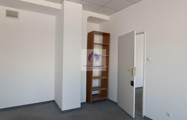 Praga Północ : lokal biurowy 68,72 m2 na wynajem