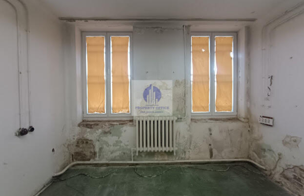 Praga Północ : lokal magazynowy 16,93m2 na wynajem