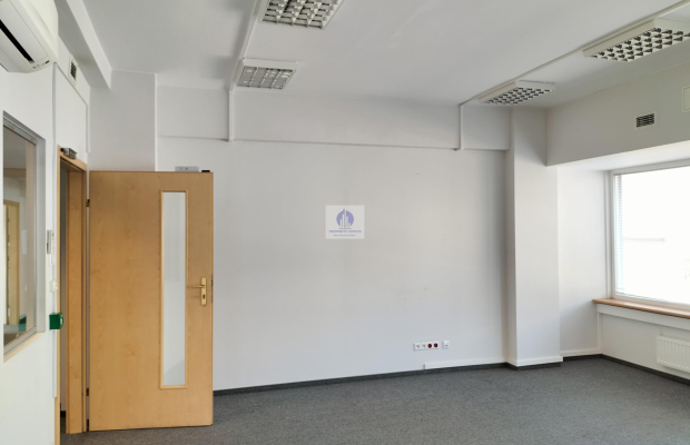Bielany: lokal biurowy 199m2 do wynajęcia