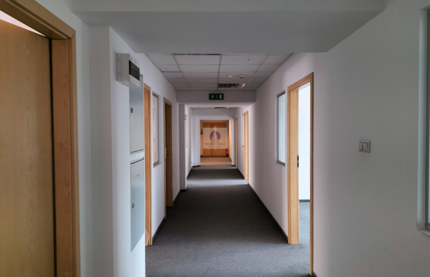 Bielany: lokal biurowy 182m2 do wynajęcia