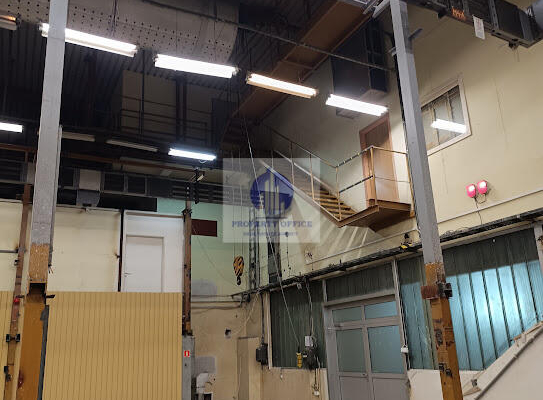 Bielany: magazyn 599,30 m2 na wynajem