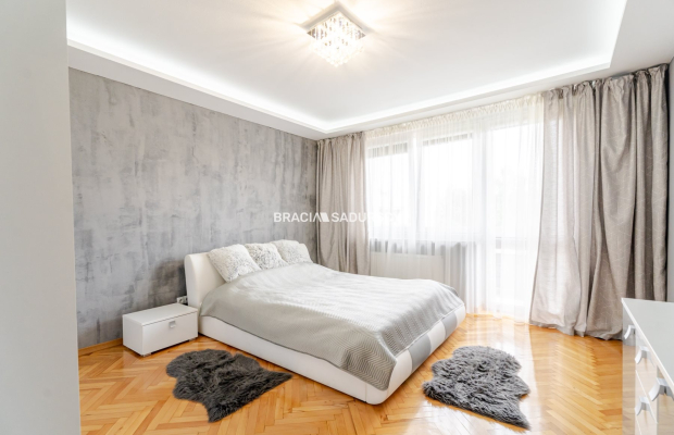  ATRAKCYJNY DOM W ZNAKOMITEJ LOKALIZACJI 