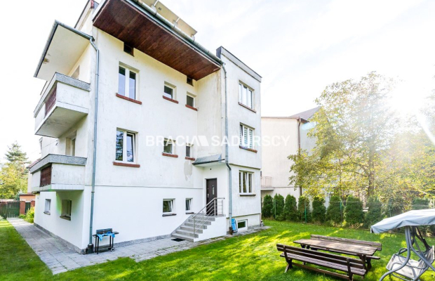  ATRAKCYJNY DOM W ZNAKOMITEJ LOKALIZACJI 