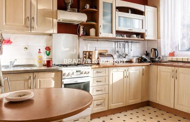 SWOSZOWICE, DOM W ZABUDOWIE BLIŹNIACZEJ, 3 POK 