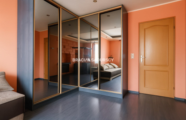 SWOSZOWICE, DOM W ZABUDOWIE BLIŹNIACZEJ, 3 POK 