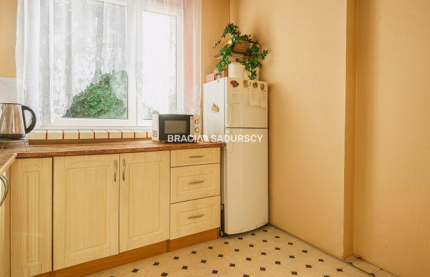 SWOSZOWICE, DOM W ZABUDOWIE BLIŹNIACZEJ, 3 POK 