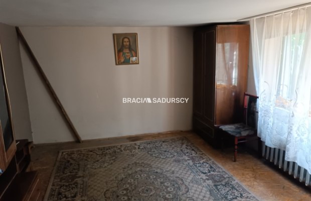 Budynek z lat 70-tych w Targowisku gm.Kłaj