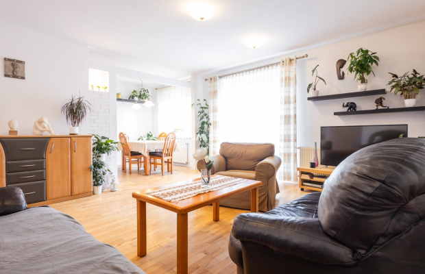 UROKLIWY DOM W BARDZO DOBREJ LOKALIZACJI