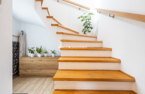 UROKLIWY DOM W BARDZO DOBREJ LOKALIZACJI