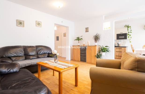 UROKLIWY DOM W BARDZO DOBREJ LOKALIZACJI