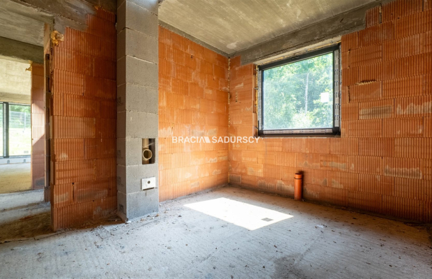 DOM POD LASEM NA WIDOKOWEJ DZIAŁCE