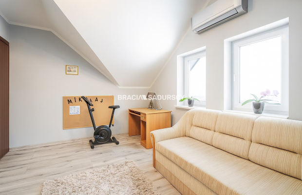 Dom w Wieliczce - wysoki standard - taras - ogród