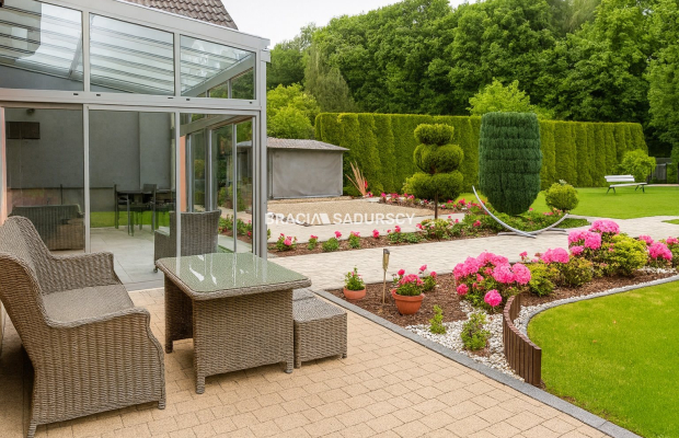 Dom w Wieliczce - wysoki standard - taras - ogród