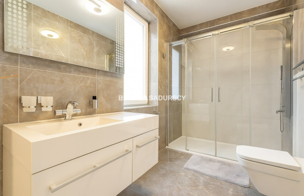 Dom w Wieliczce - wysoki standard - taras - ogród