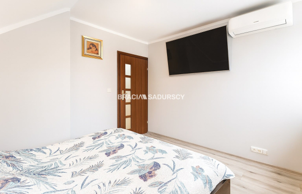 Dom w Wieliczce - wysoki standard - taras - ogród