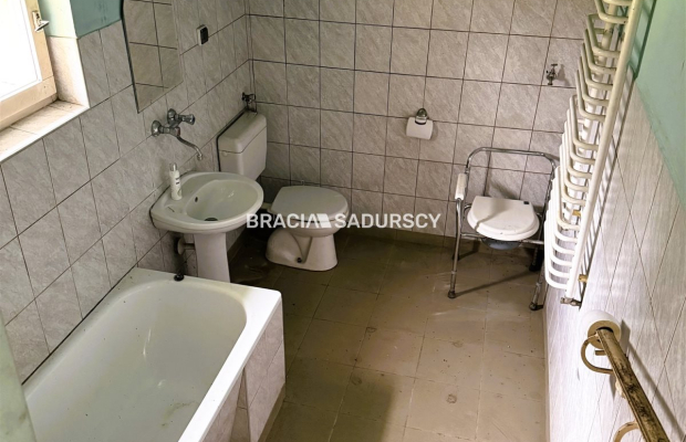 dom z 18 ar działki w gm. Czernichowie