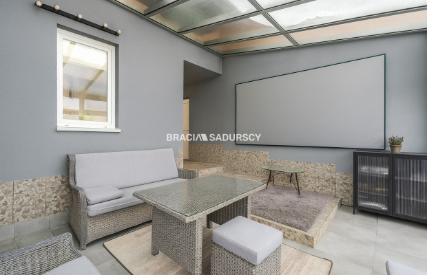 Dom w Wieliczce - wysoki standard - taras - ogród