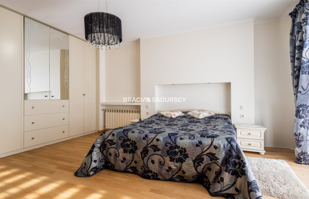 Dwa duże mieszknia + lokal usługowy, wysokie ROI