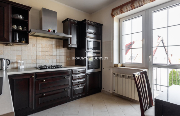 Dwa duże mieszknia + lokal usługowy, wysokie ROI